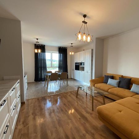 Deluxe Apartment With Balcony And Private Parking In Colvmna Residence Cluj-Napoca Exterior foto