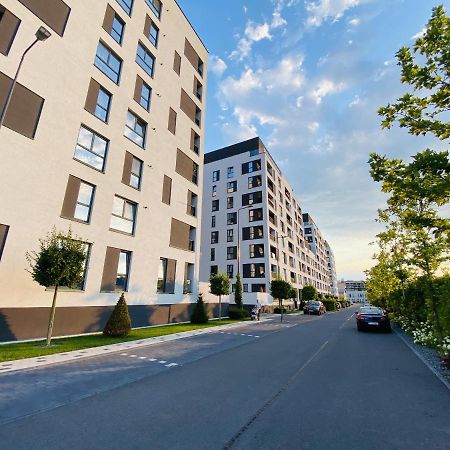 Deluxe Apartment With Balcony And Private Parking In Colvmna Residence Cluj-Napoca Exterior foto
