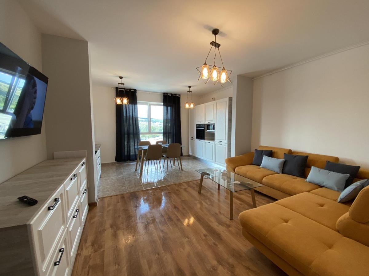 Deluxe Apartment With Balcony And Private Parking In Colvmna Residence Cluj-Napoca Exterior foto